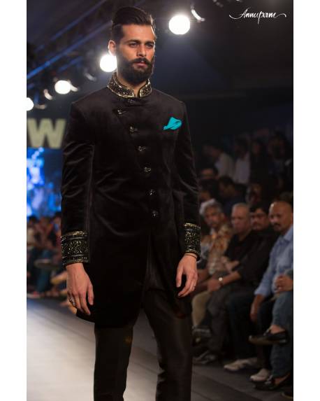 black-achkan-with-slim-fit-trouser-and-gold-pocket-square