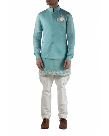 blue-embroidered-kurta-with-blue-bandijodhpuri-pant-and-white-pocket-square (1)