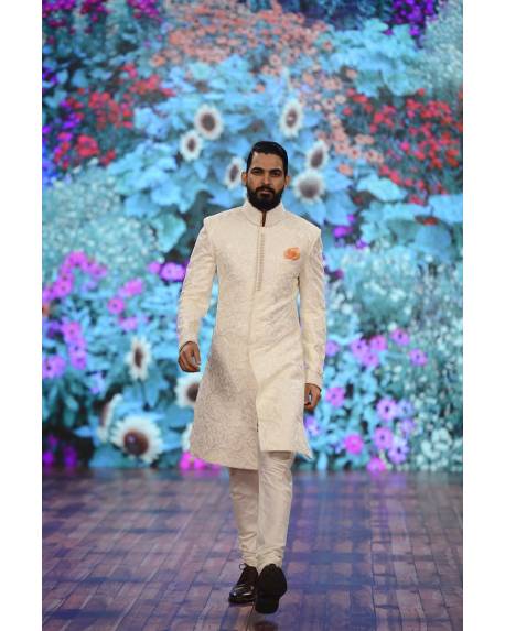 offwhite-embroidered-sherwani-with-offwhite-trouser-and-peach-pocket-square