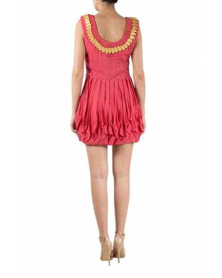 pink-georgette-panelled-dress-with-gold-texture-on-neckline (3)